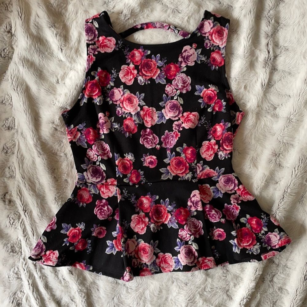 Forever 21 shirt Black and pink floral peplum top size small s flower valentines